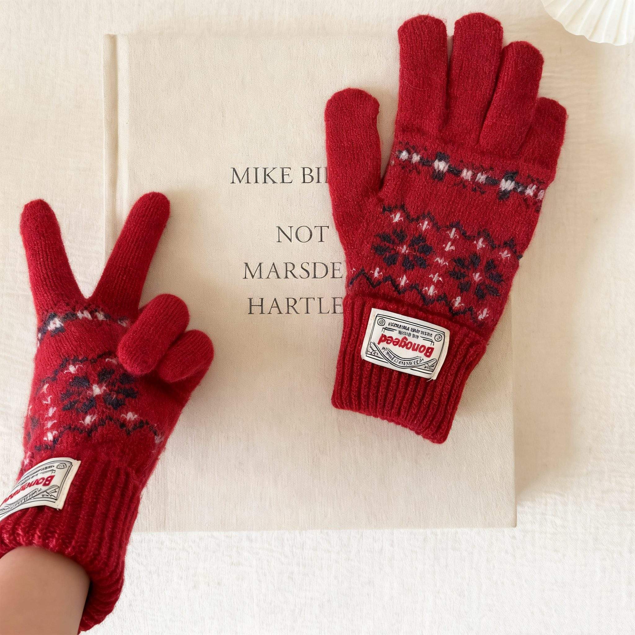Fair Isle Pattern Wool Gloves for Women - Premium & Warm - Image 2