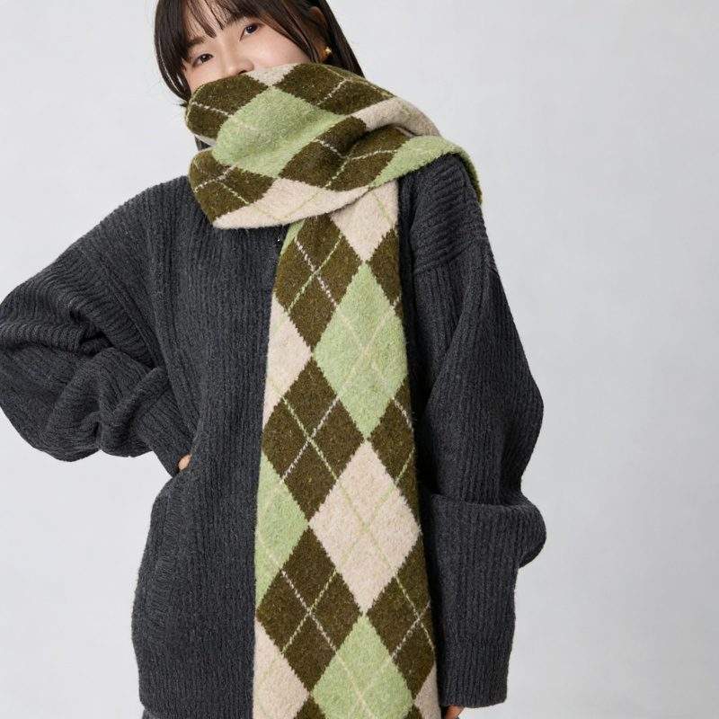 Wool Blend Diamond Pattern Color-Block Scarf – Thick Warm Knit Scarf for Fall & Winter